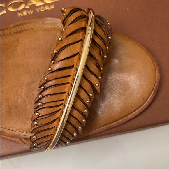 Coach Women's Tan Leather Heels size 8 - Picture 4 of 10